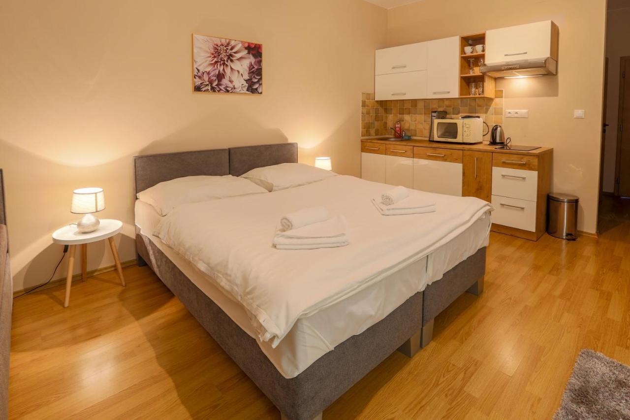 Apartmany Fatrapark 1 S Wellnessom Hrabovska Dolina 루좀베로크 외부 사진