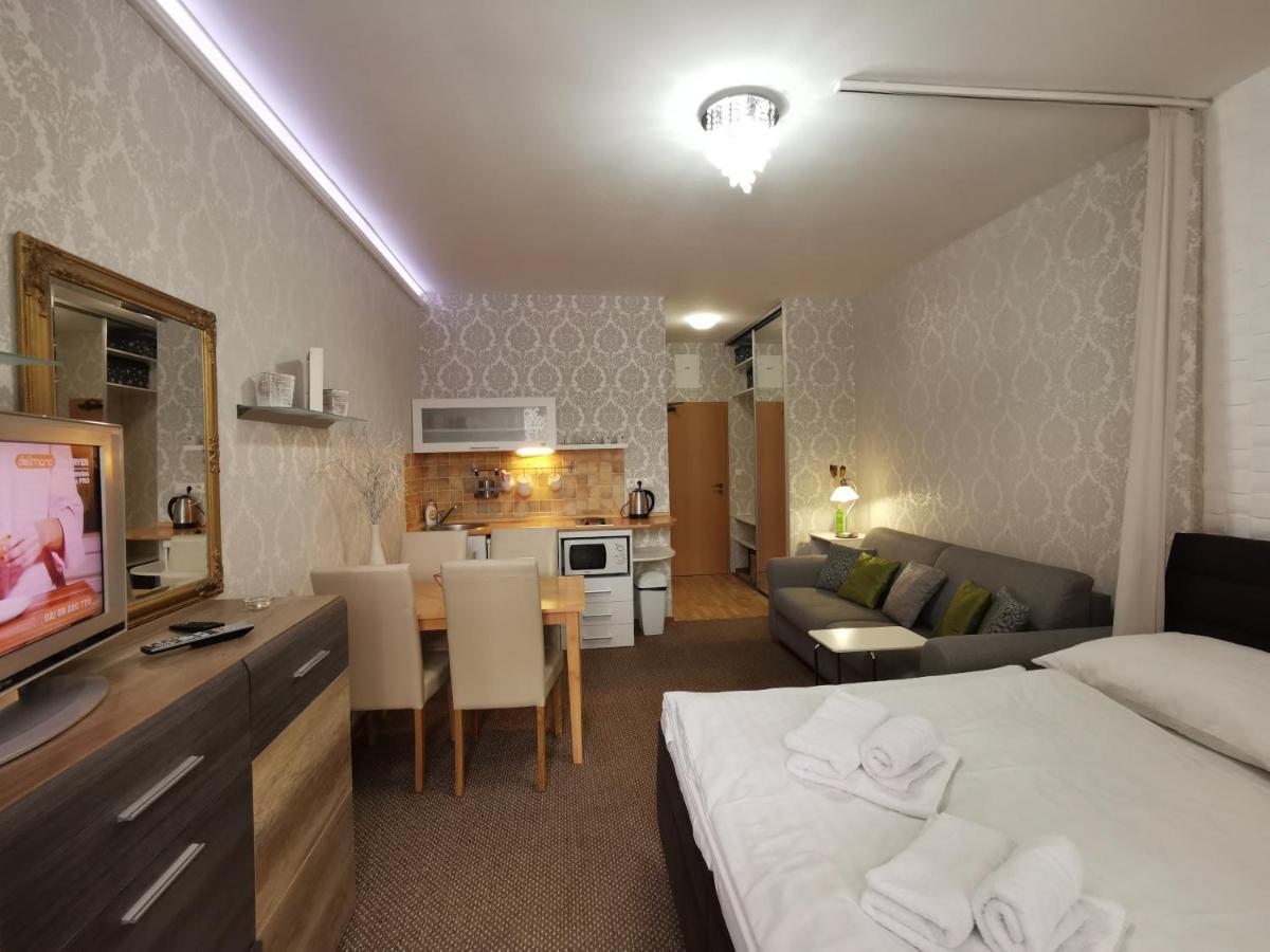 Apartmany Fatrapark 1 S Wellnessom Hrabovska Dolina 루좀베로크 외부 사진