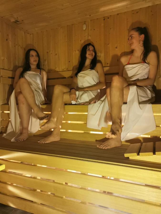 Apartmany Fatrapark 1 S Wellnessom Hrabovska Dolina 루좀베로크 외부 사진