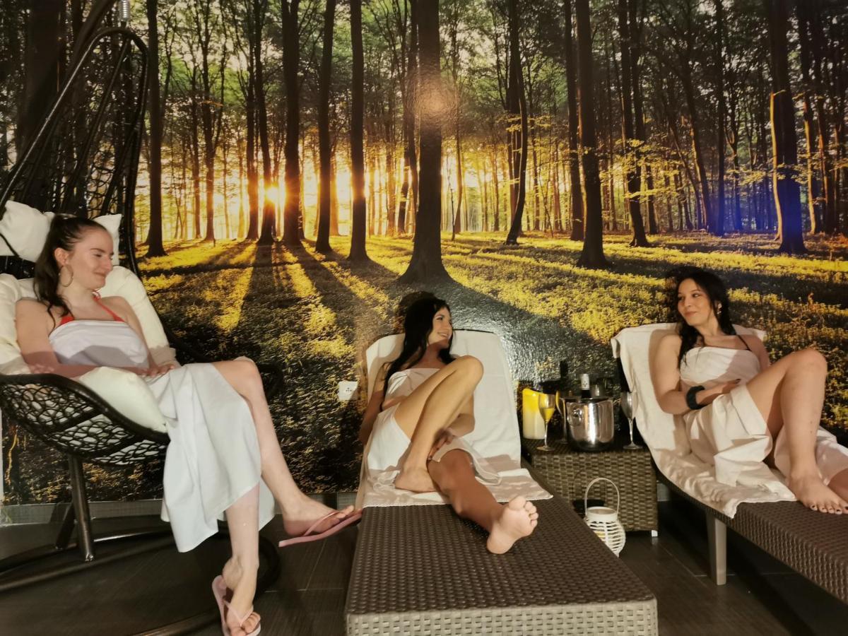 Apartmany Fatrapark 1 S Wellnessom Hrabovska Dolina 루좀베로크 외부 사진