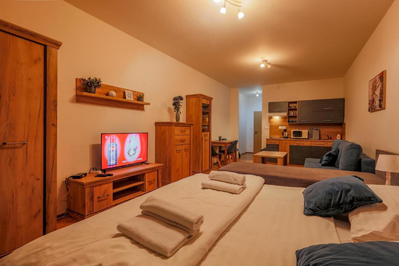 Apartmany Fatrapark 1 S Wellnessom Hrabovska Dolina 루좀베로크 외부 사진